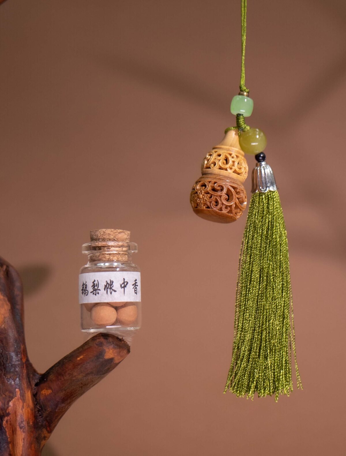 Nature & Tao Green Sandalwood Incense Gourd – Hand-Carved Hollow Design, Jade & Amber Beads, Green Tassel, Includes Pear Blossom Incense