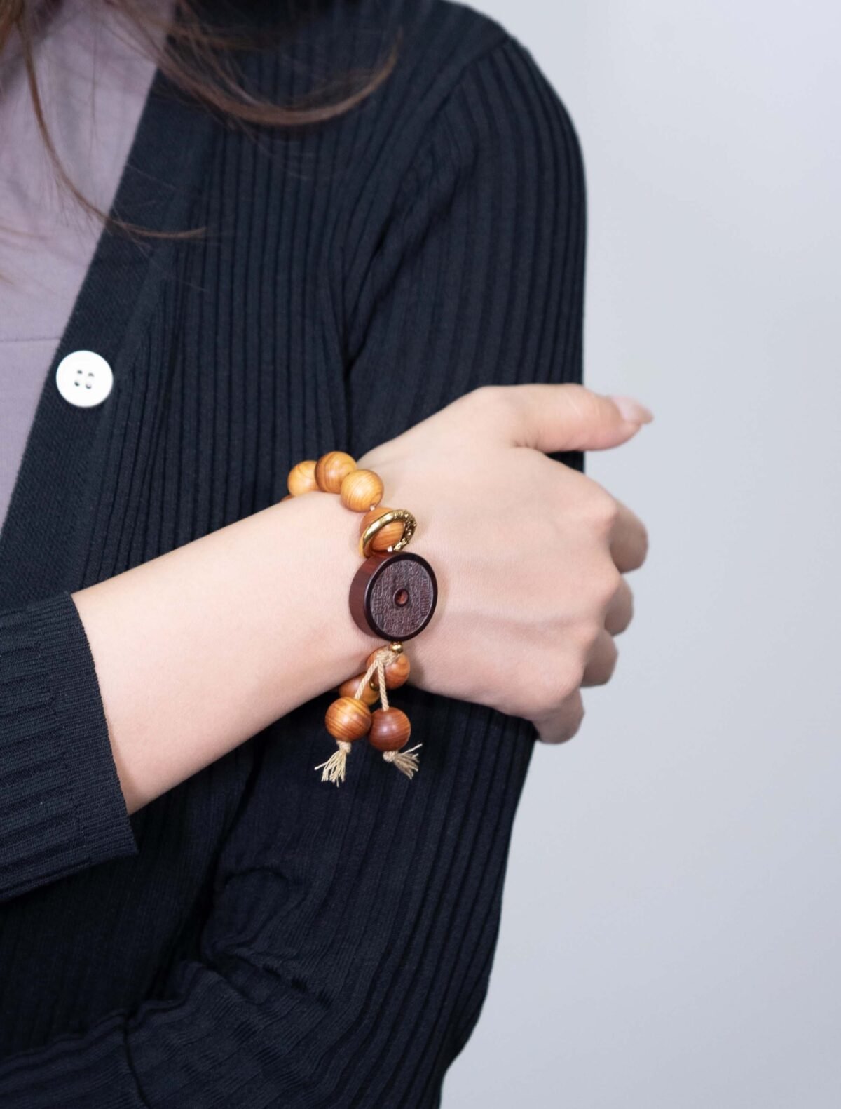 Nature & Tao Sacred Cedar & ShanGui Pendant Bracelet – Fragrant Wood, Carved Talisman, A Quiet Anchor for Daily Life